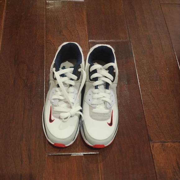 Women's Nike Ken Griffey Jr. x Air Max 90 'Backwards Cap' - Picture 14 of 16